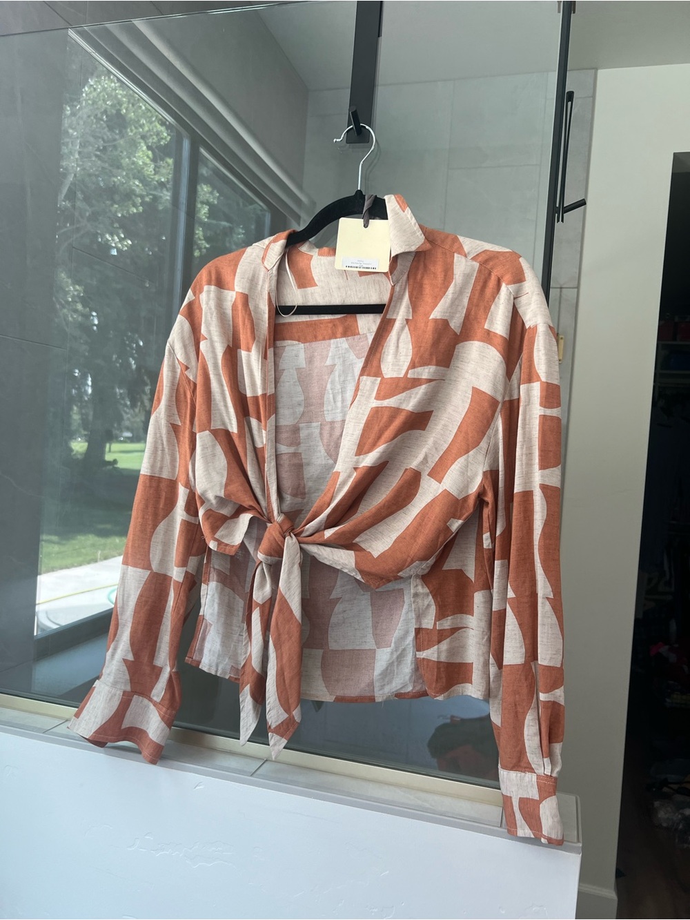 Abstract Tie-Front Button Shirt in Rust and Cream